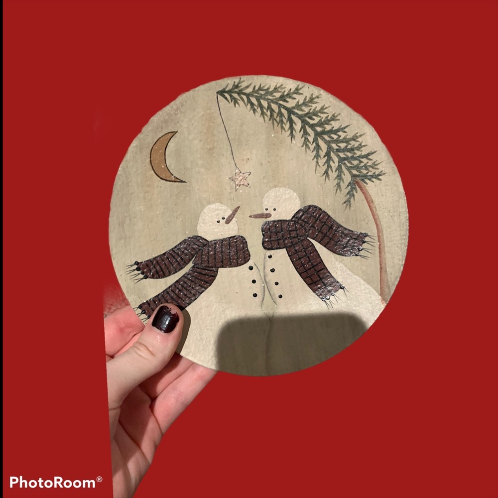 Donna white Christmas plate